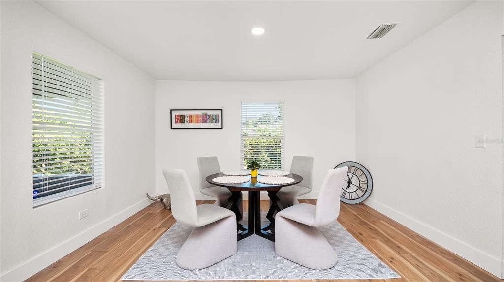 Active With Contract: $239,000 (3 beds, 2 baths, 1272 Square Feet)