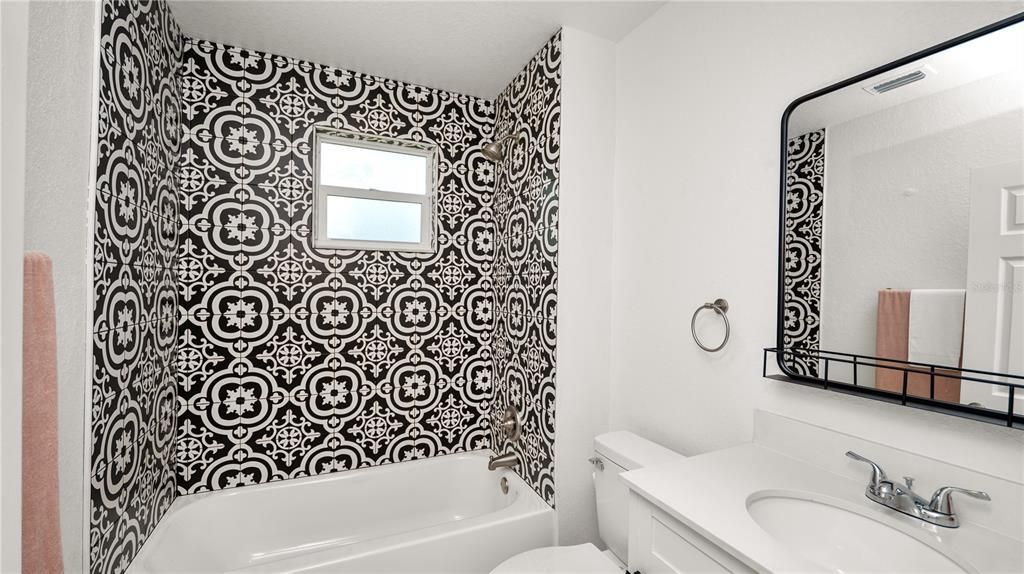 Active With Contract: $239,000 (3 beds, 2 baths, 1272 Square Feet)