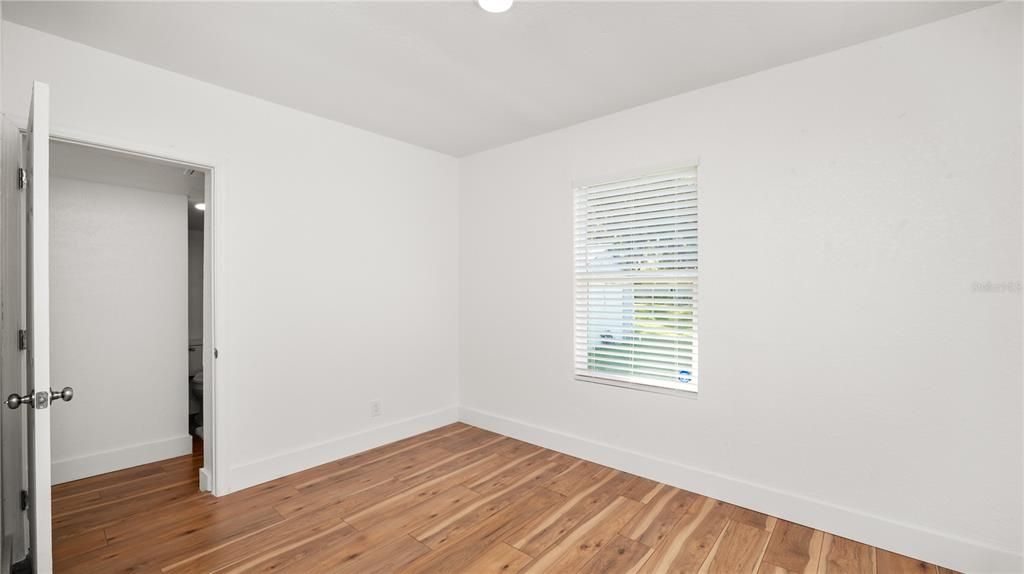 Active With Contract: $239,000 (3 beds, 2 baths, 1272 Square Feet)