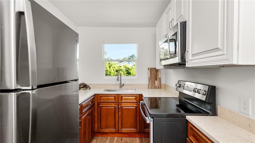 Active With Contract: $239,000 (3 beds, 2 baths, 1272 Square Feet)