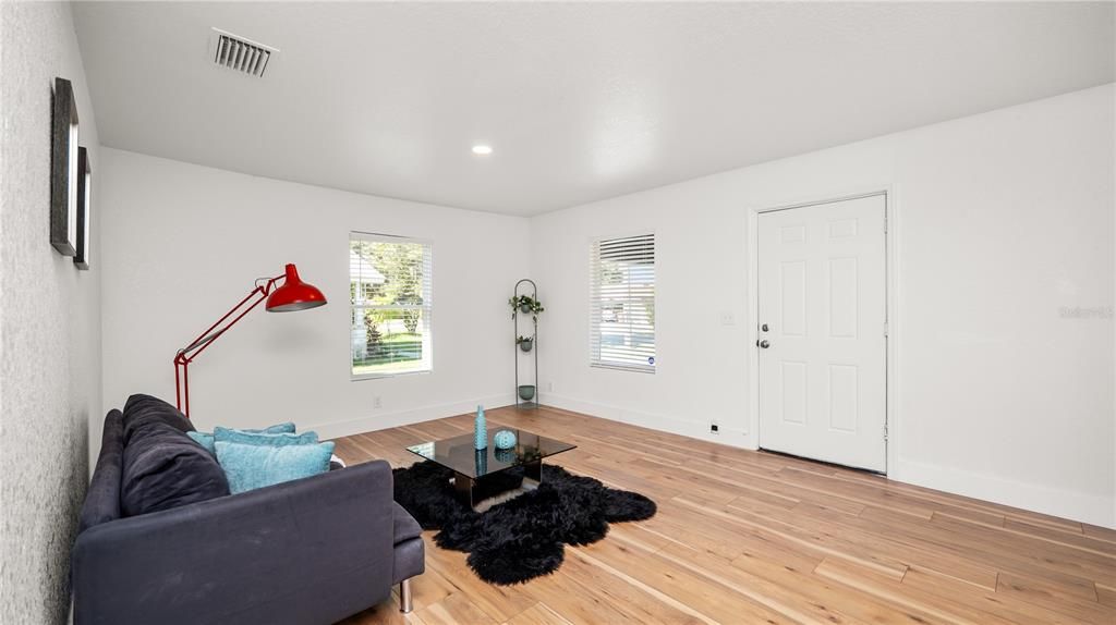 Active With Contract: $239,000 (3 beds, 2 baths, 1272 Square Feet)