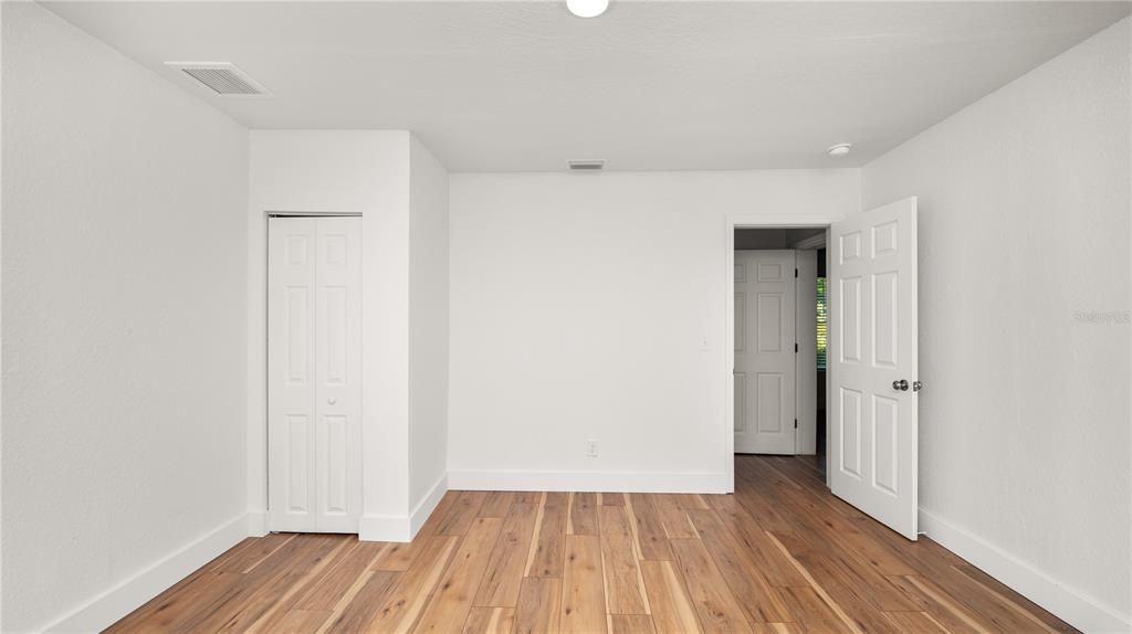 Active With Contract: $239,000 (3 beds, 2 baths, 1272 Square Feet)