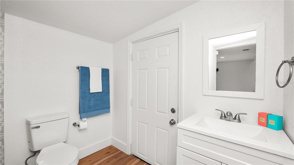 Active With Contract: $239,000 (3 beds, 2 baths, 1272 Square Feet)