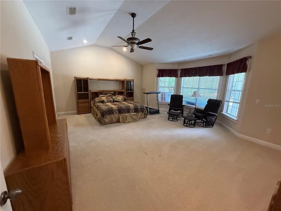 En Renta: $4,000 (5 camas, 5 baños, 4060 Pies cuadrados)