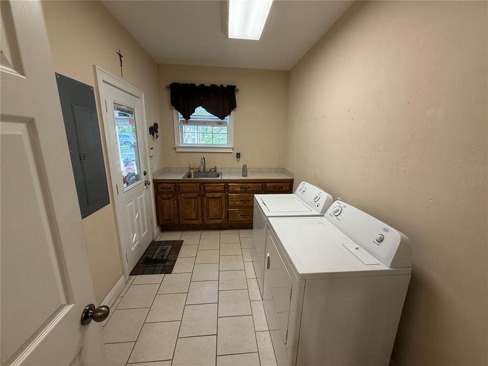 En Renta: $4,000 (5 camas, 5 baños, 4060 Pies cuadrados)