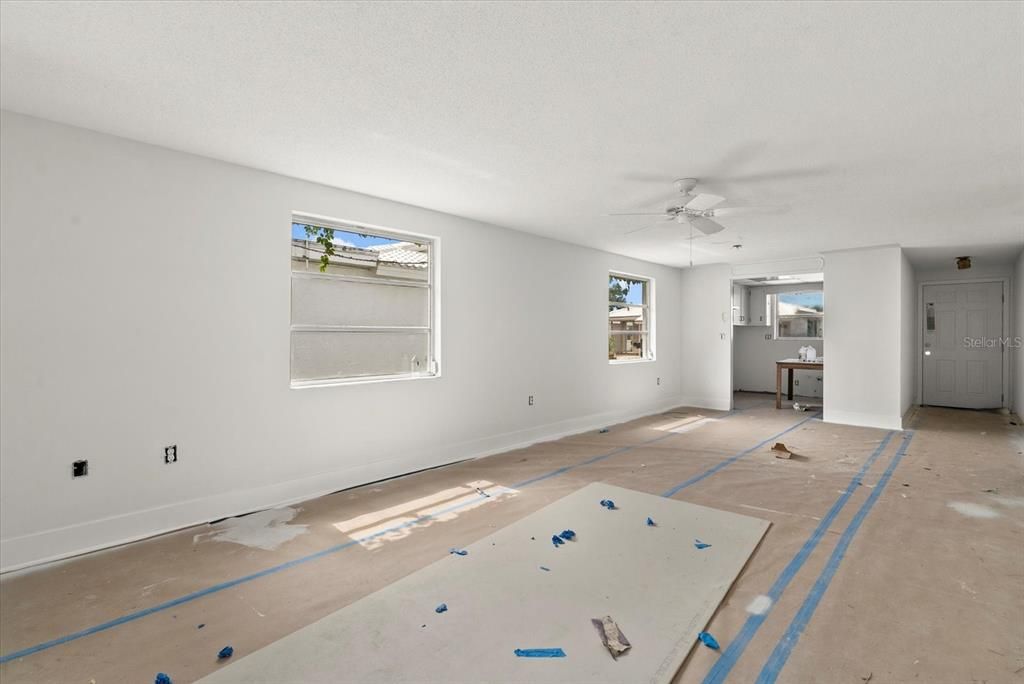 For Sale: $295,000 (2 beds, 2 baths, 1093 Square Feet)