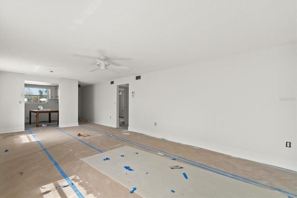 For Sale: $295,000 (2 beds, 2 baths, 1093 Square Feet)