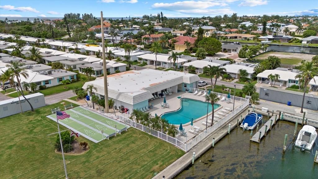 For Sale: $295,000 (2 beds, 2 baths, 1093 Square Feet)