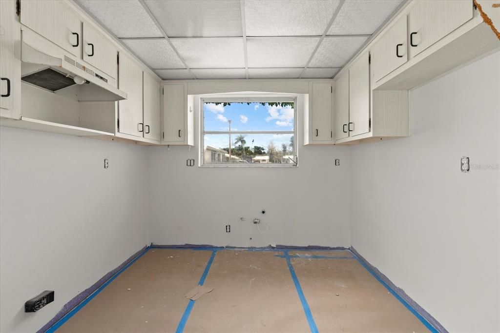 For Sale: $295,000 (2 beds, 2 baths, 1093 Square Feet)