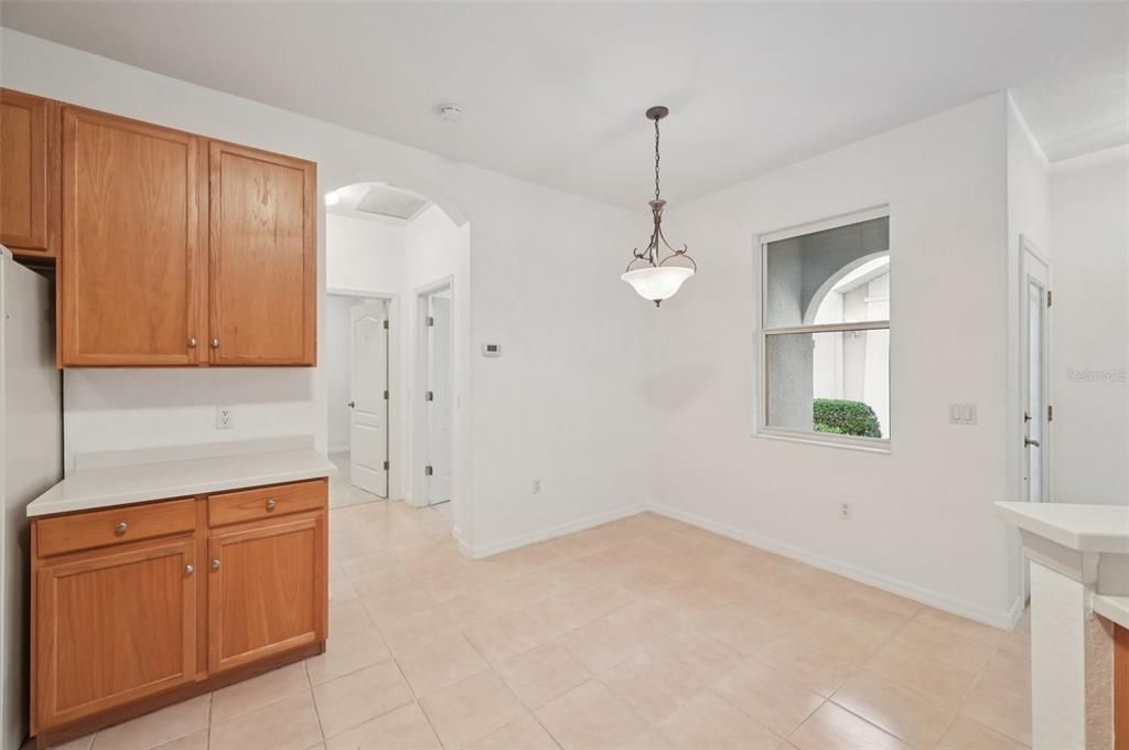 На продажу: $218,500 (3 спален, 2 ванн, 1292 Квадратных фут)