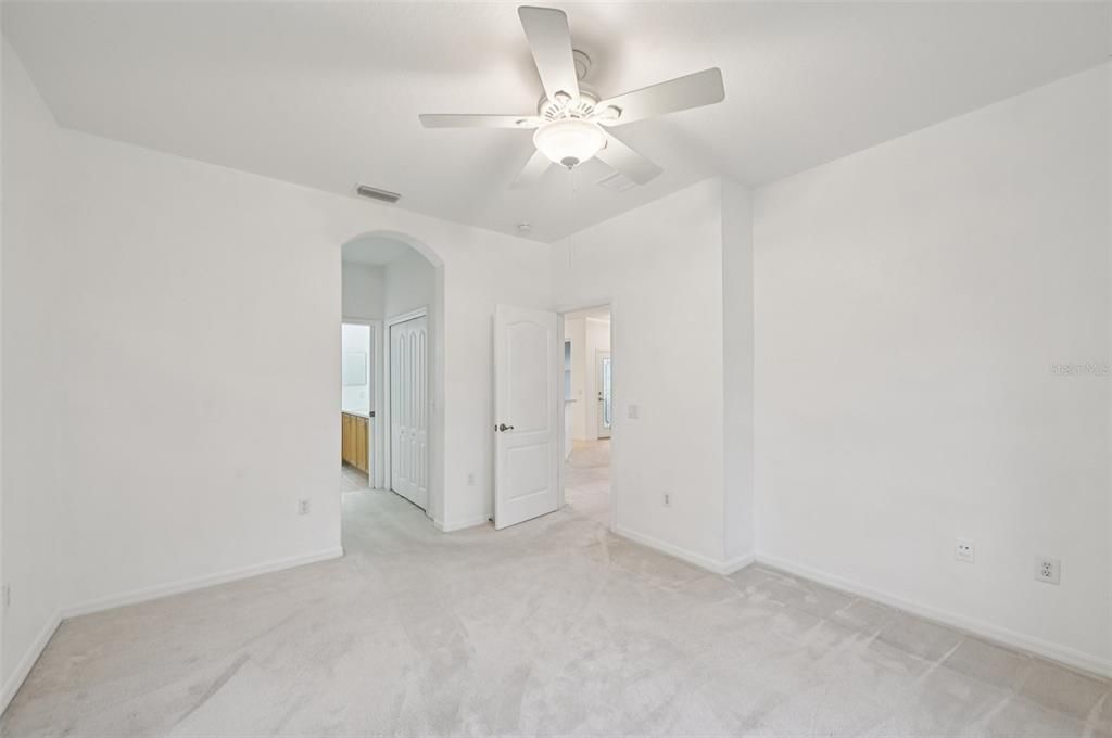 На продажу: $218,500 (3 спален, 2 ванн, 1292 Квадратных фут)