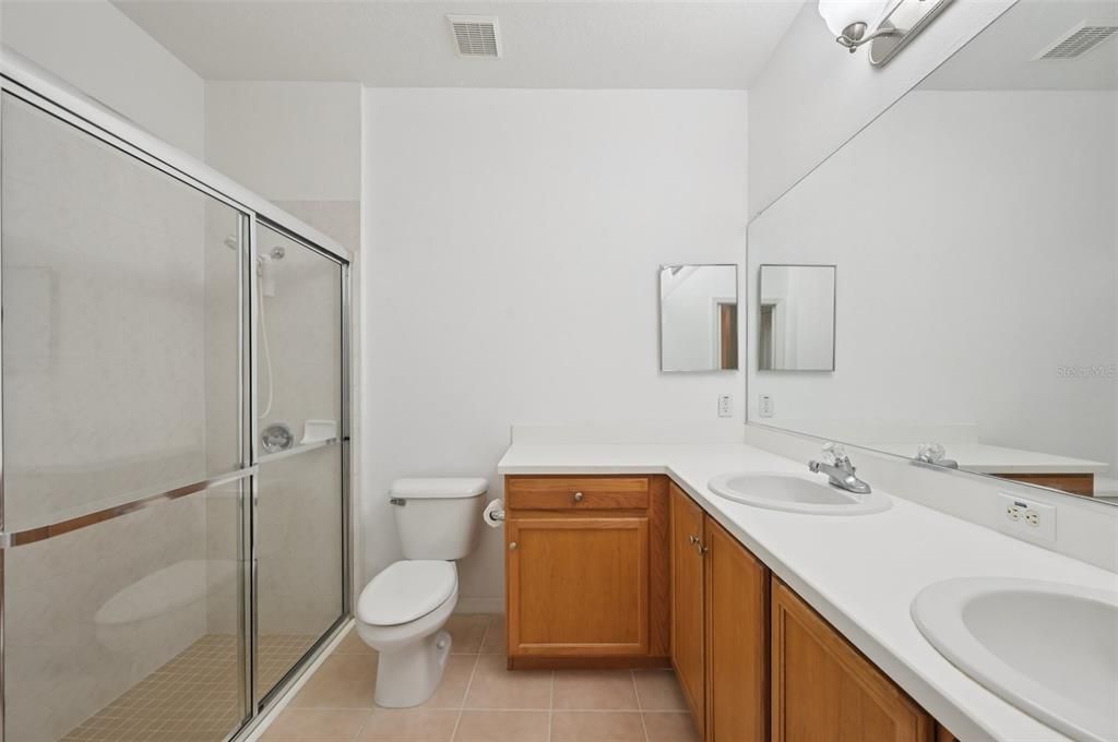 На продажу: $218,500 (3 спален, 2 ванн, 1292 Квадратных фут)