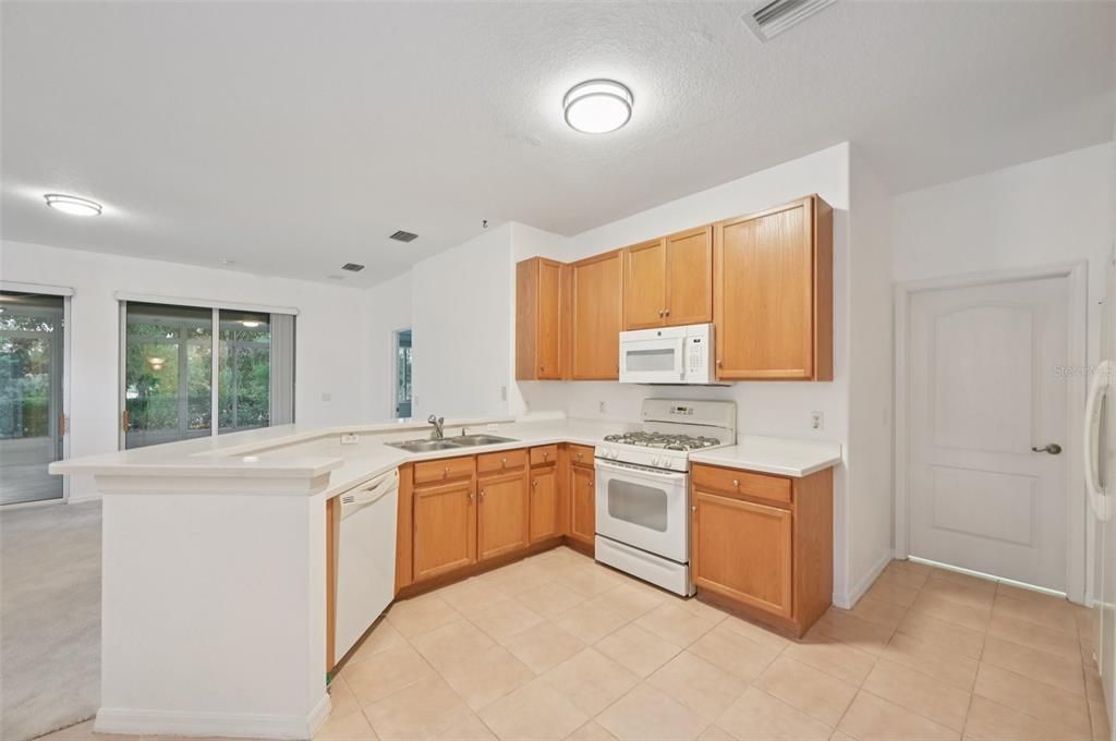 На продажу: $218,500 (3 спален, 2 ванн, 1292 Квадратных фут)