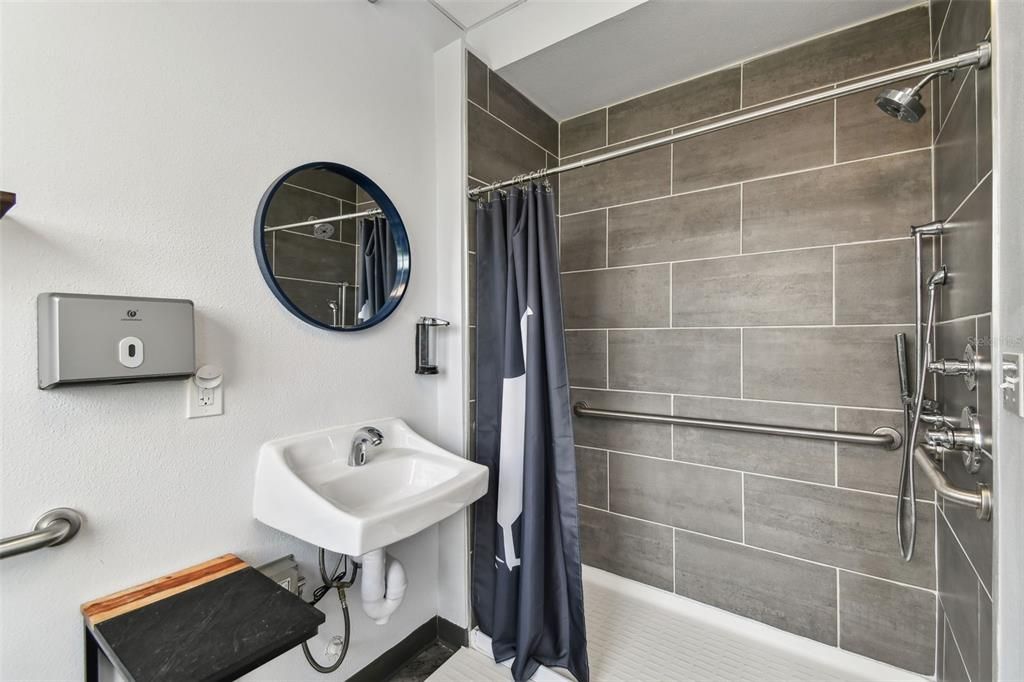 На продажу: $3,400,000 (0 спален, 0 ванн, 5745 Квадратных фут)