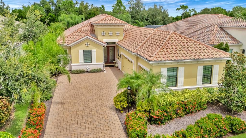 Active With Contract: $5,000 (3 beds, 3 baths, 2681 Square Feet)