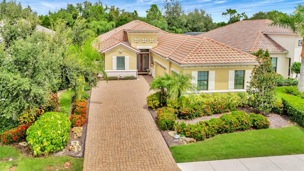 Active With Contract: $5,000 (3 beds, 3 baths, 2681 Square Feet)