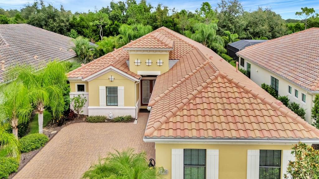 Active With Contract: $5,000 (3 beds, 3 baths, 2681 Square Feet)