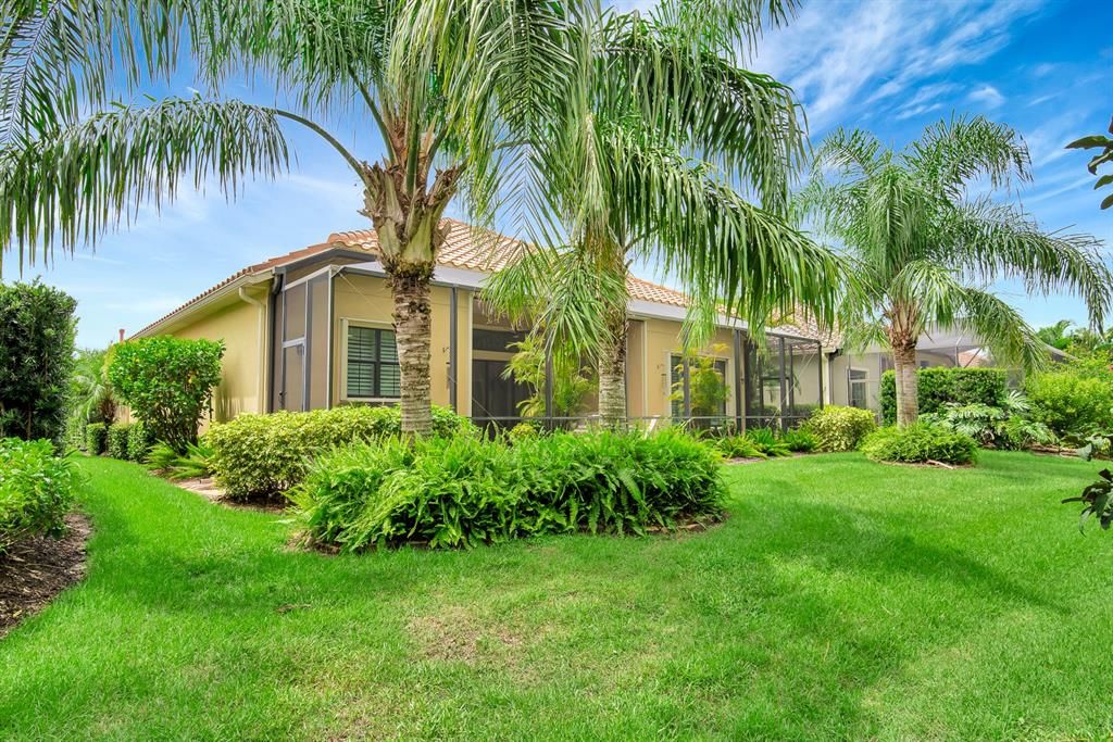 Active With Contract: $5,000 (3 beds, 3 baths, 2681 Square Feet)