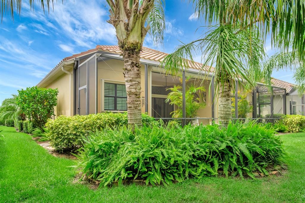 Active With Contract: $5,000 (3 beds, 3 baths, 2681 Square Feet)