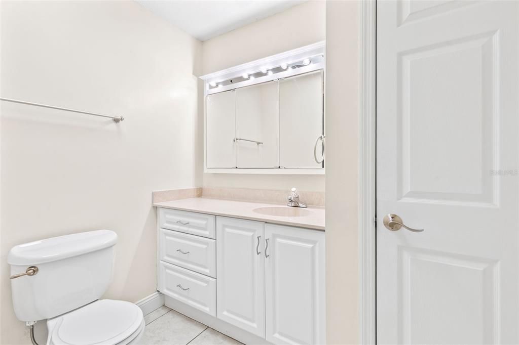 合同活跃: $375,000 (3 贝兹, 2 浴室, 1396 平方英尺)