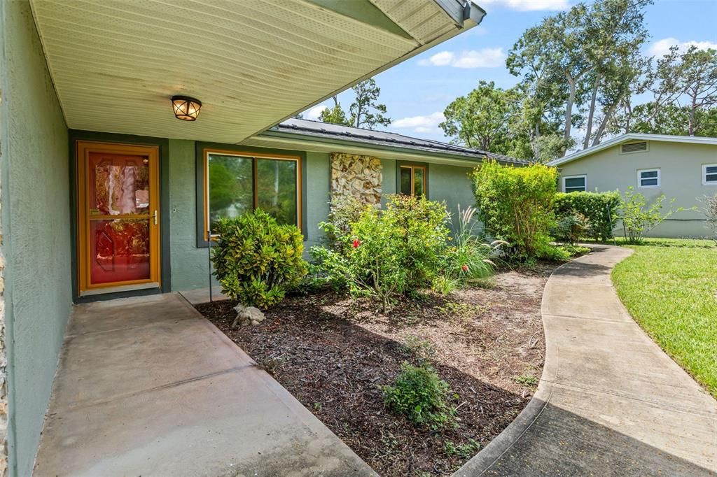 合同活跃: $375,000 (3 贝兹, 2 浴室, 1396 平方英尺)