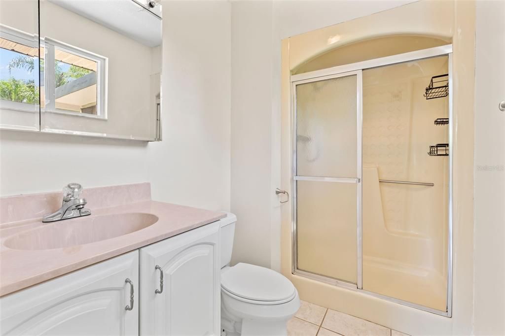 合同活跃: $375,000 (3 贝兹, 2 浴室, 1396 平方英尺)