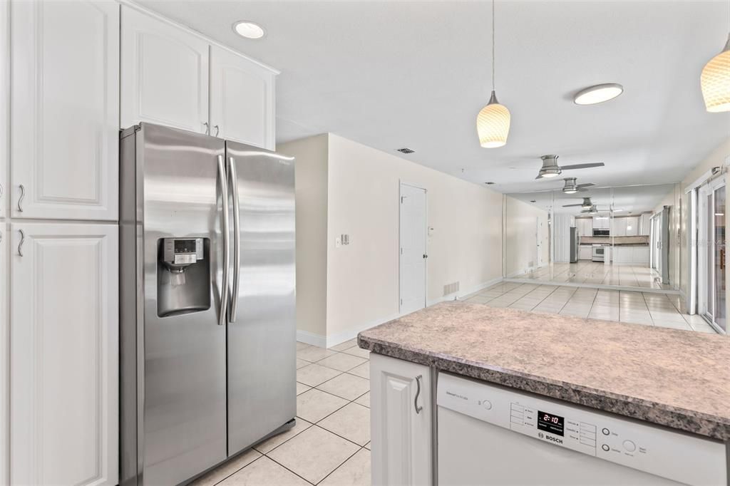 合同活跃: $375,000 (3 贝兹, 2 浴室, 1396 平方英尺)