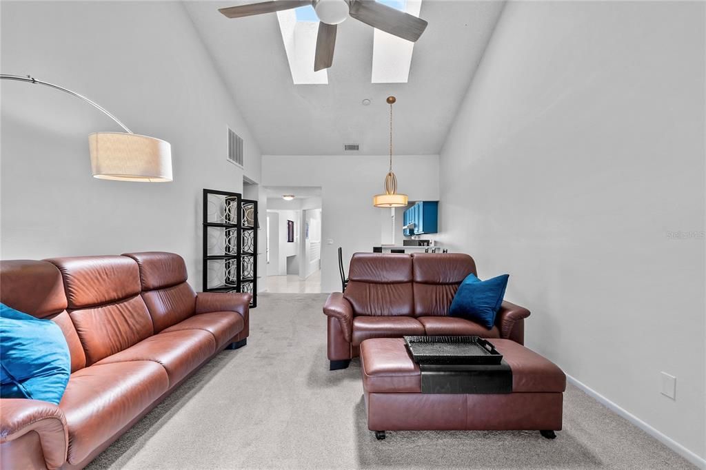 En Venta: $230,000 (2 camas, 2 baños, 1078 Pies cuadrados)