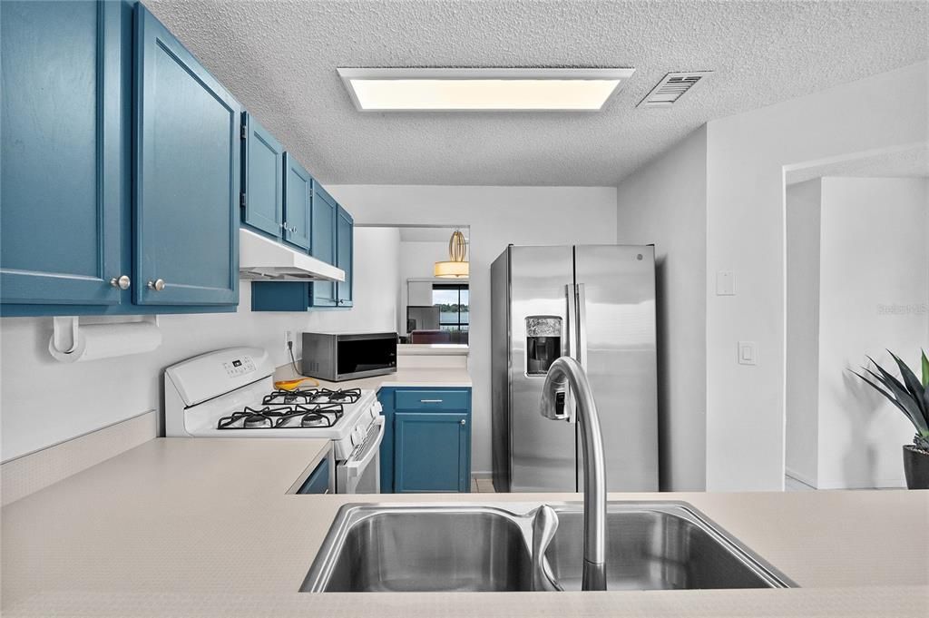 En Venta: $230,000 (2 camas, 2 baños, 1078 Pies cuadrados)