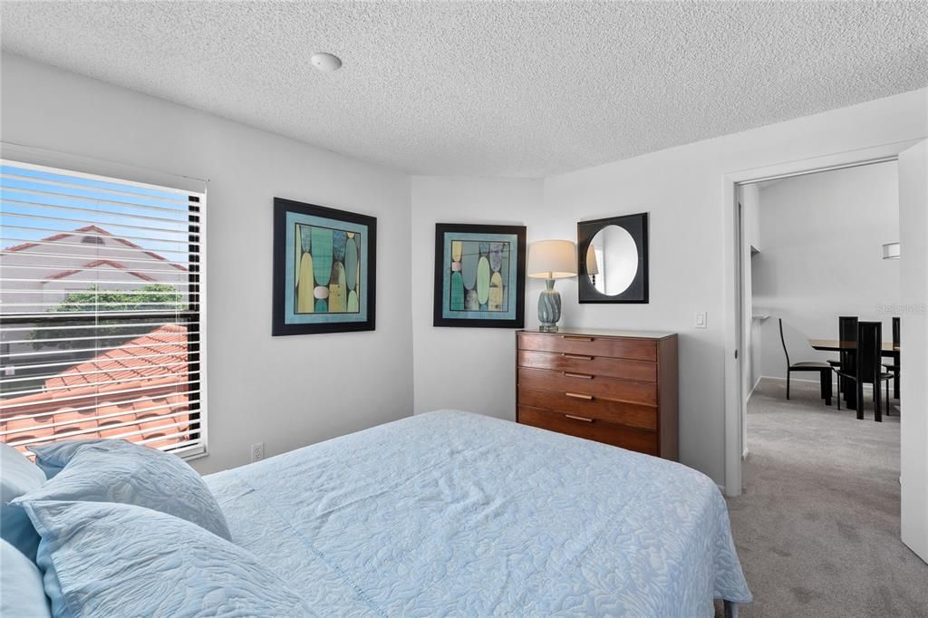 En Venta: $230,000 (2 camas, 2 baños, 1078 Pies cuadrados)