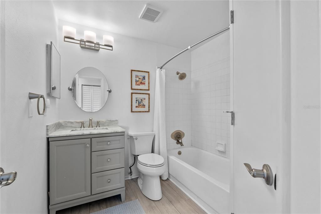 En Venta: $230,000 (2 camas, 2 baños, 1078 Pies cuadrados)