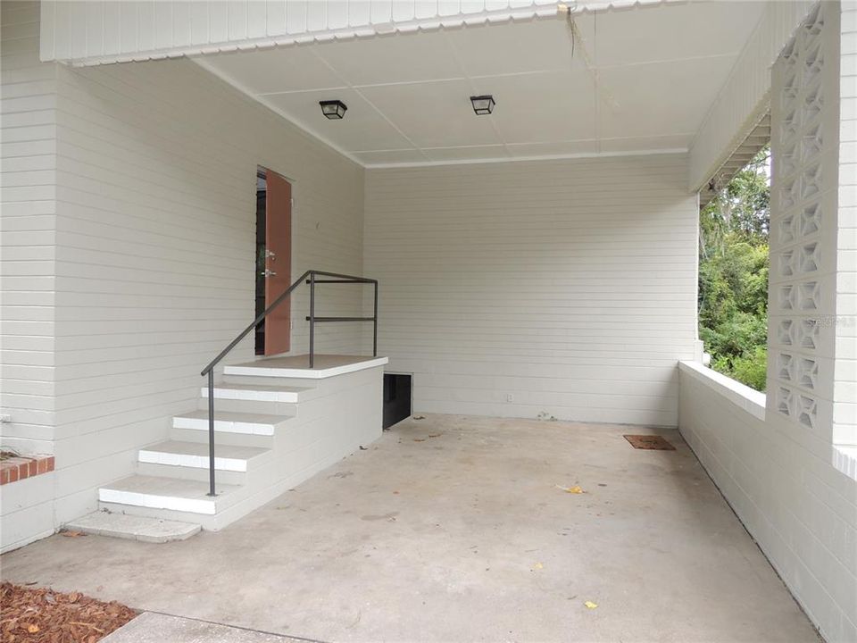 Active With Contract: $275,500 (4 beds, 2 baths, 1816 Square Feet)