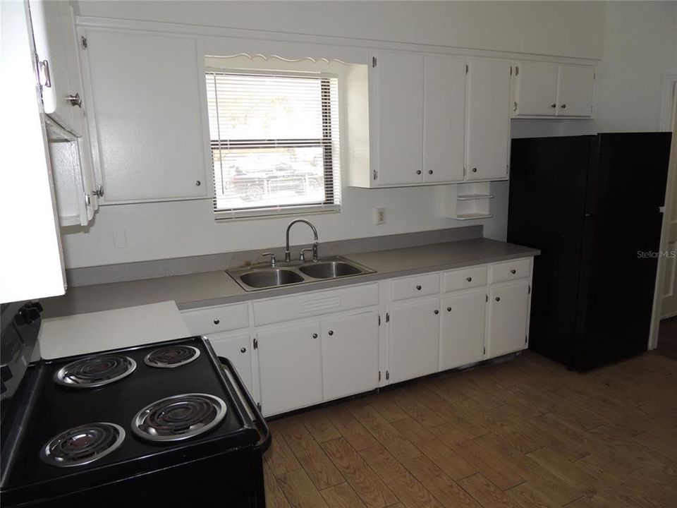 Active With Contract: $275,500 (4 beds, 2 baths, 1816 Square Feet)