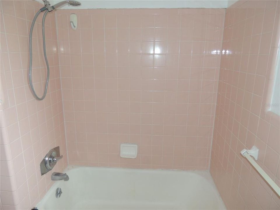 Active With Contract: $275,500 (4 beds, 2 baths, 1816 Square Feet)