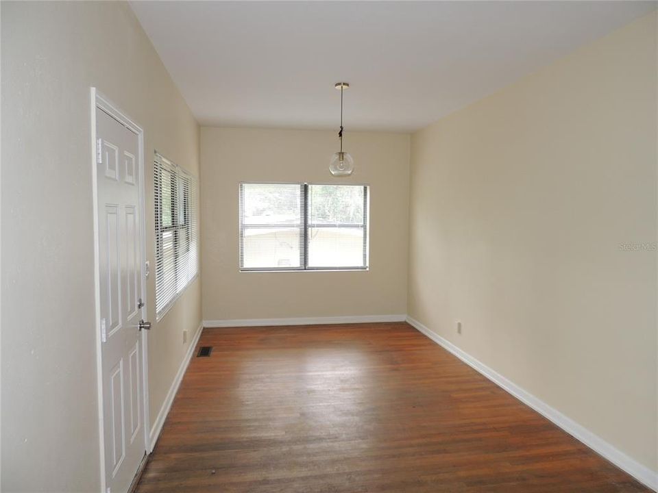 Active With Contract: $275,500 (4 beds, 2 baths, 1816 Square Feet)