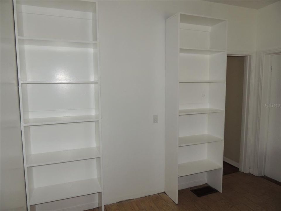 Active With Contract: $275,500 (4 beds, 2 baths, 1816 Square Feet)