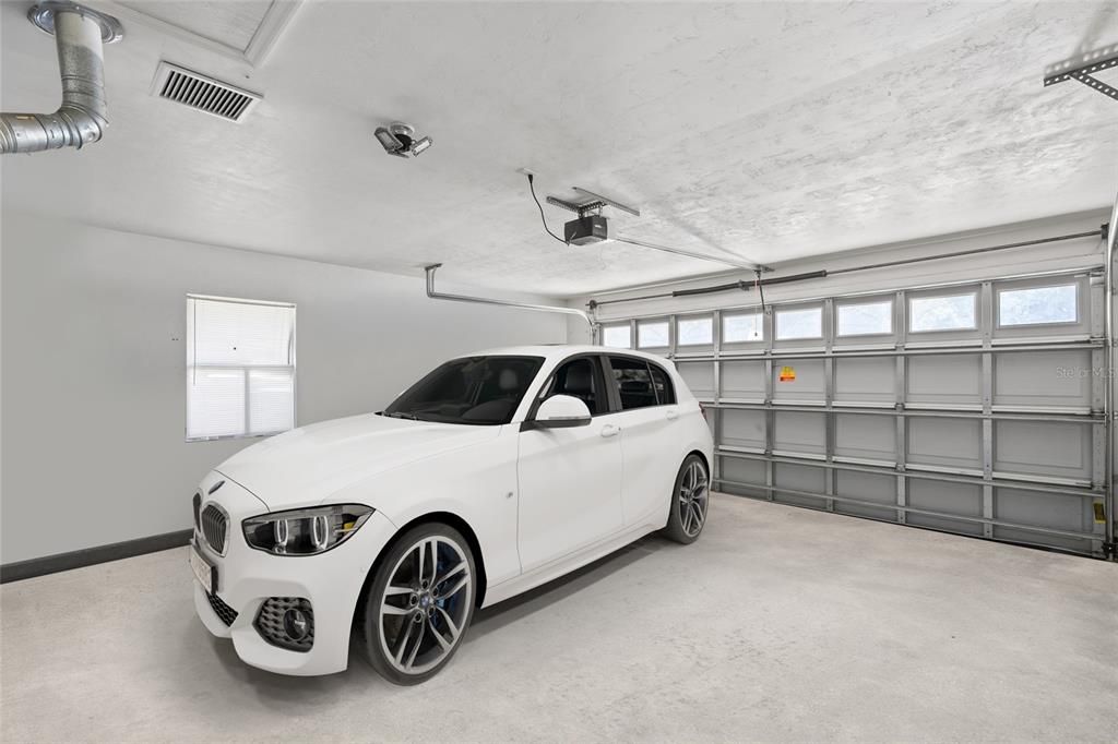 For Sale: $356,000 (4 beds, 2 baths, 1811 Square Feet)