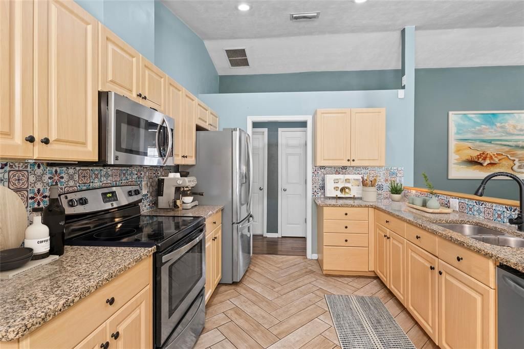 For Sale: $356,000 (4 beds, 2 baths, 1811 Square Feet)