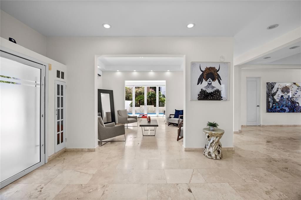 待售: $3,950,000 (6 贝兹, 5 浴室, 4553 平方英尺)