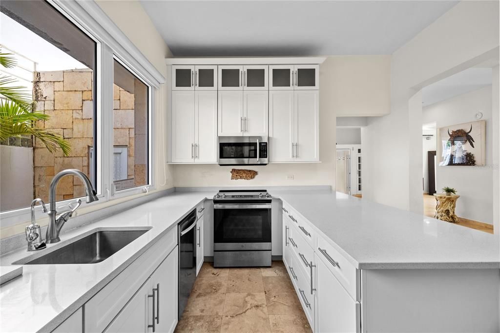 待售: $3,950,000 (6 贝兹, 5 浴室, 4553 平方英尺)