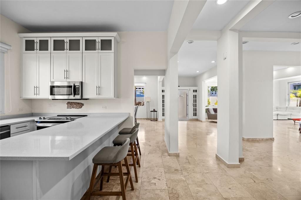 待售: $3,950,000 (6 贝兹, 5 浴室, 4553 平方英尺)