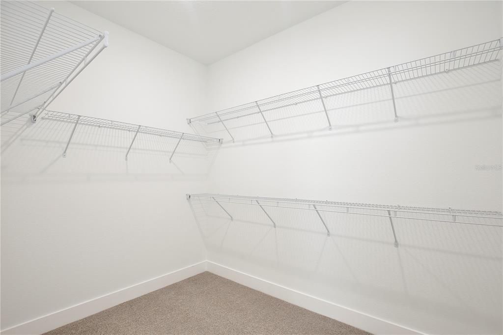 Activo con contrato: $349,900 (4 camas, 2 baños, 1846 Pies cuadrados)