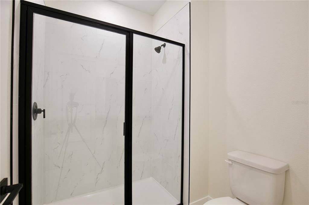 Activo con contrato: $349,900 (4 camas, 2 baños, 1846 Pies cuadrados)