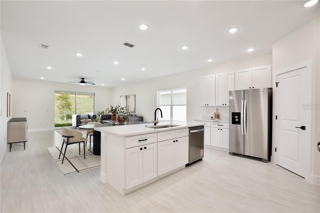 Activo con contrato: $349,900 (4 camas, 2 baños, 1846 Pies cuadrados)