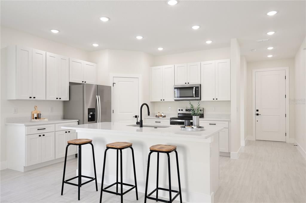 Activo con contrato: $349,900 (4 camas, 2 baños, 1846 Pies cuadrados)