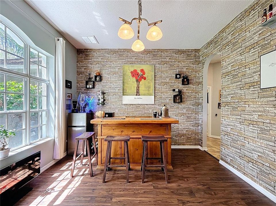 For Sale: $630,000 (5 beds, 3 baths, 2947 Square Feet)