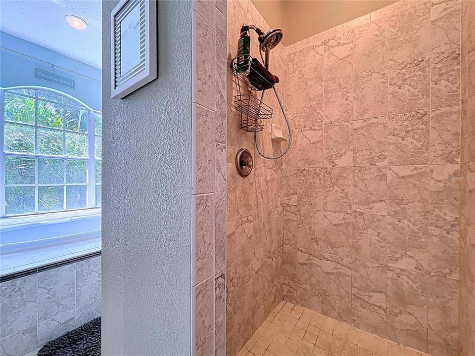 For Sale: $630,000 (5 beds, 3 baths, 2947 Square Feet)