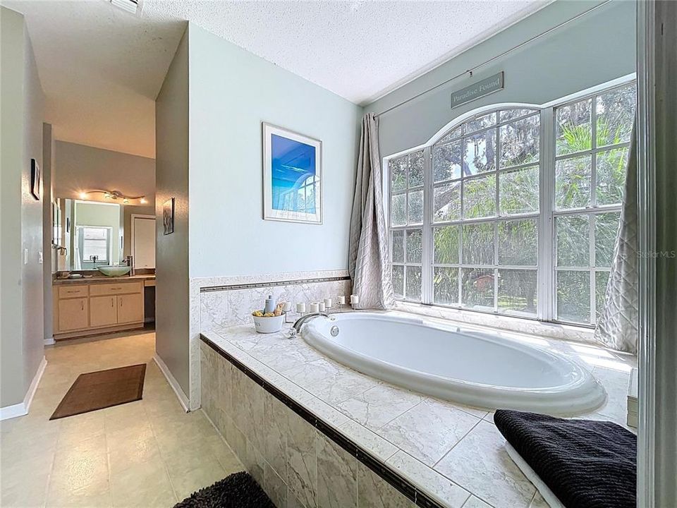 For Sale: $630,000 (5 beds, 3 baths, 2947 Square Feet)