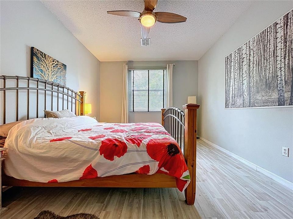 For Sale: $630,000 (5 beds, 3 baths, 2947 Square Feet)