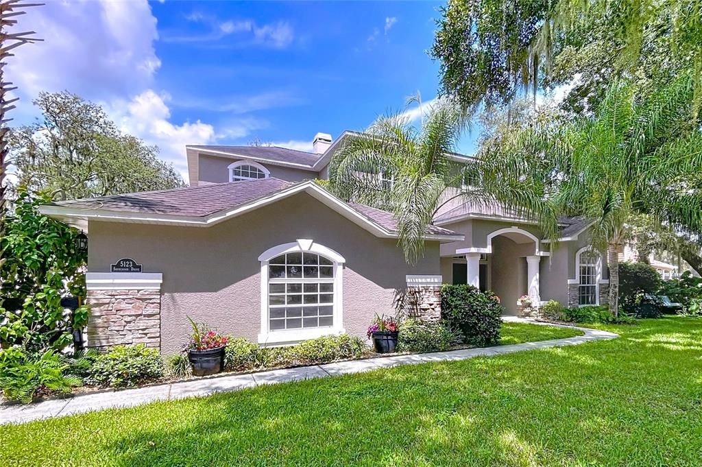 For Sale: $630,000 (5 beds, 3 baths, 2947 Square Feet)